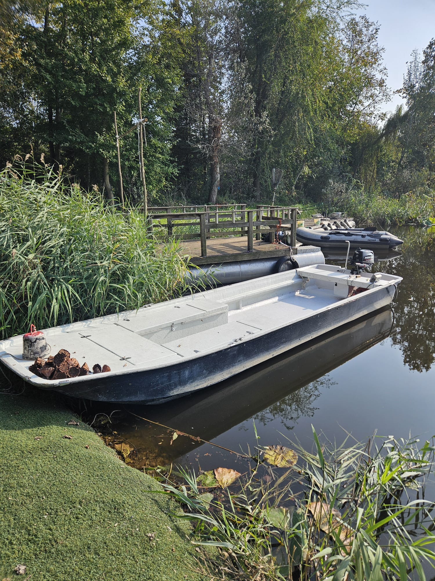 Shark Boot Wallercamp Lago Superiore Shark Boot zum Spinnfischen