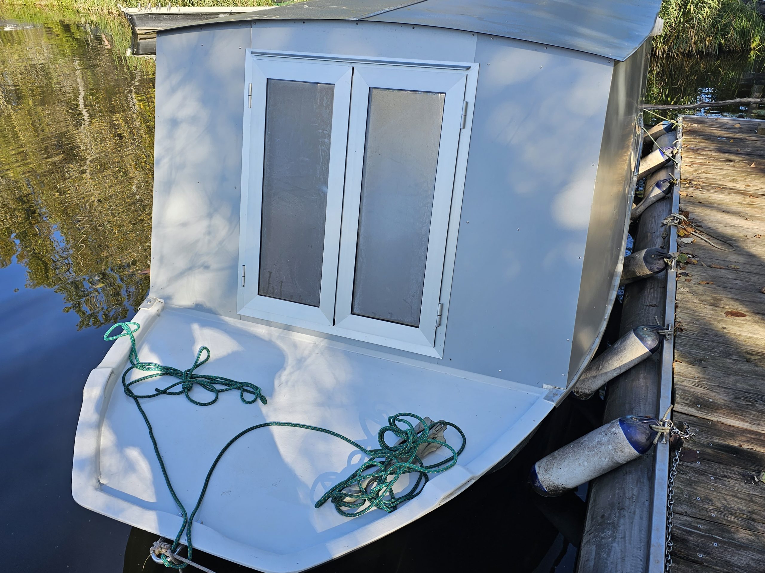 XXl vorderansicht mit Fenster XXL Wallerboot ohne Kisten